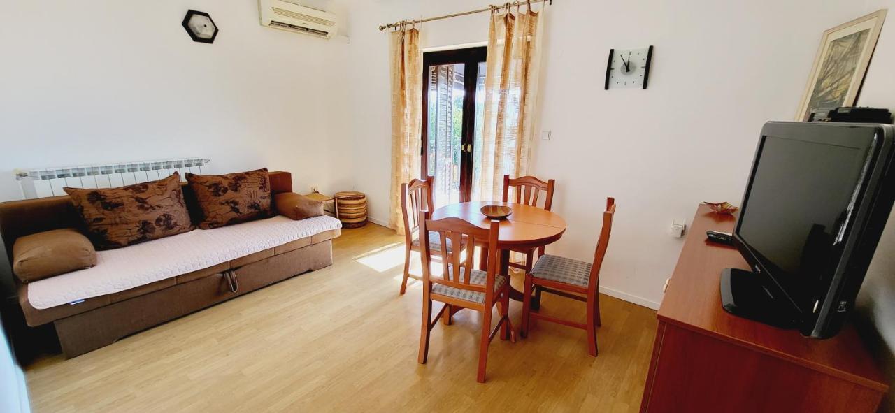 נייביצה Apartments Italo By El-Pi Tours מראה חיצוני תמונה