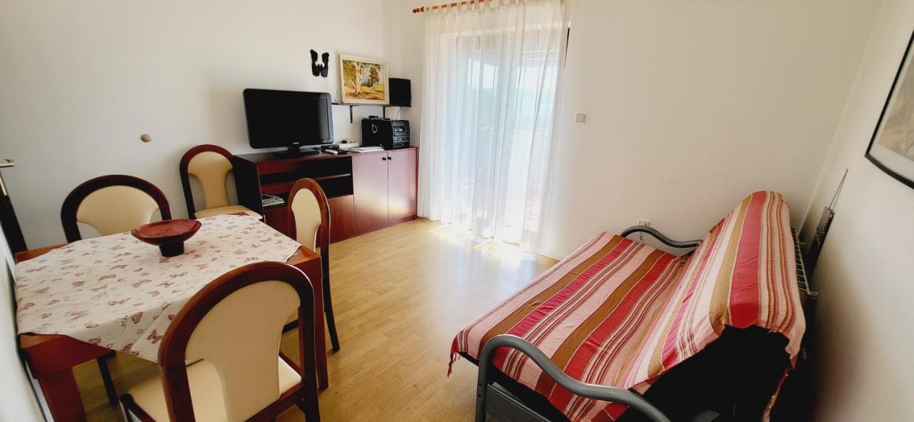 נייביצה Apartments Italo By El-Pi Tours מראה חיצוני תמונה